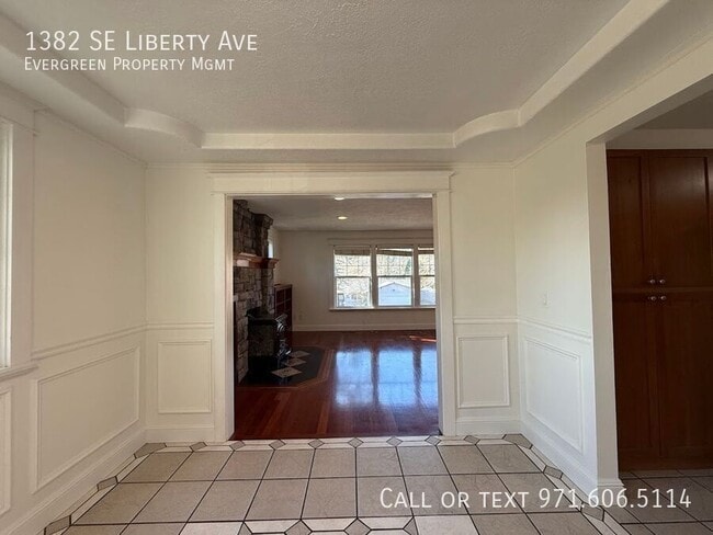 Building Photo - 1382 SE Liberty Ave