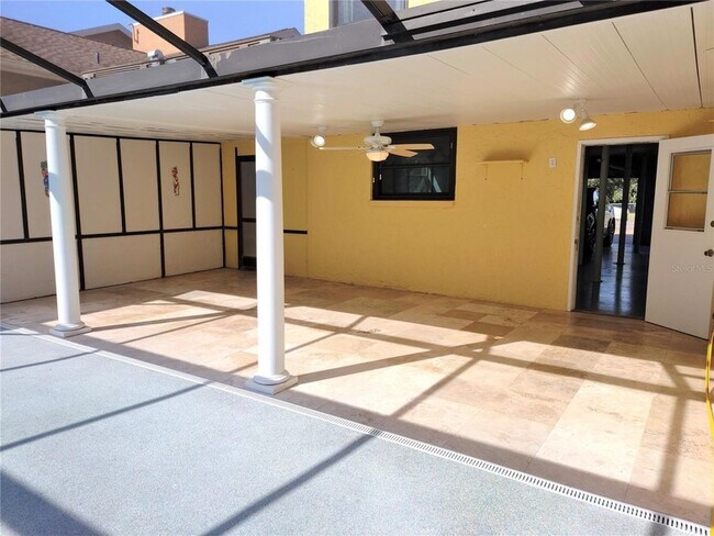 Building Photo - 805 La Guna Dr