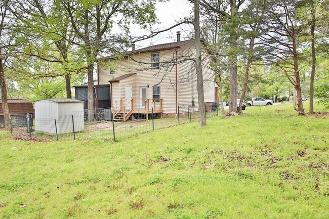 Building Photo - Convenient Antioch Townhome