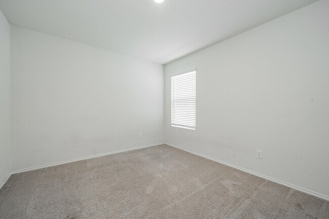 Building Photo - 1822 Barrie Wy