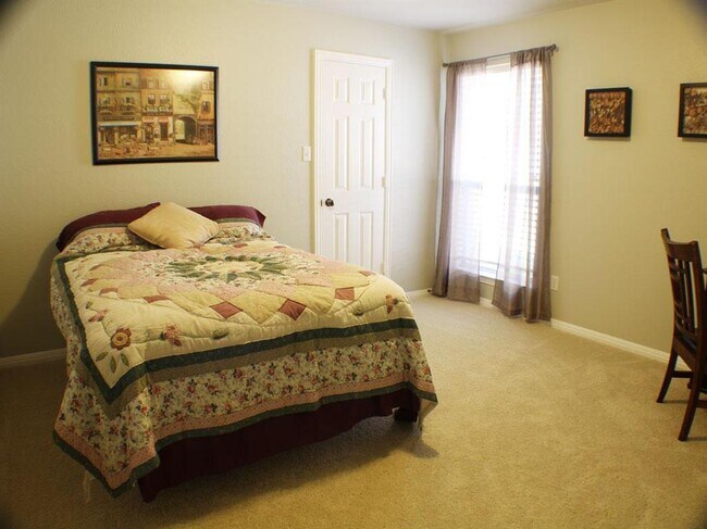 Building Photo - 930 Satellite View