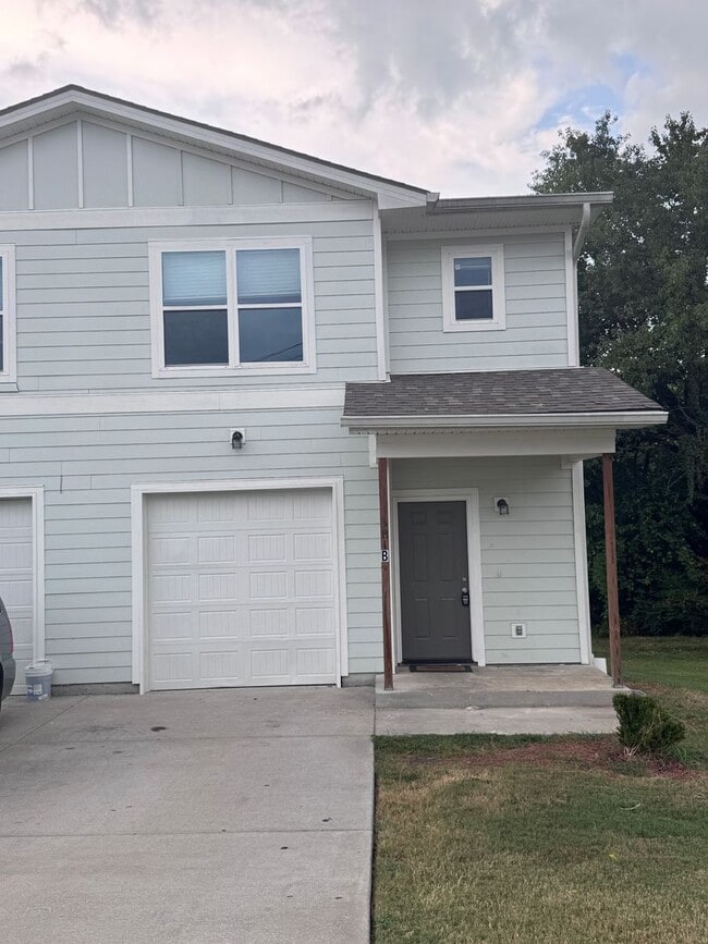 Primary Photo - Welcome to Your New 3 bedroom/2 bath Home ...