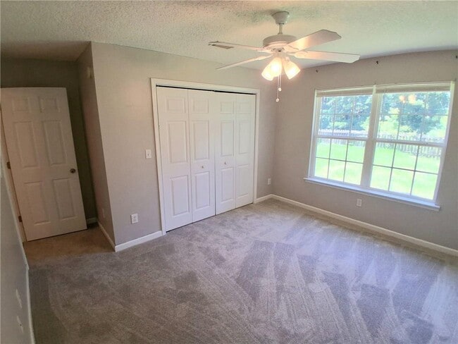 Building Photo - 43 Shadowlake Ct