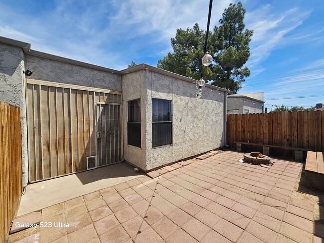Building Photo - FREE RENT  INTERESTED??  Welcome nearly new, updated single-level patio home