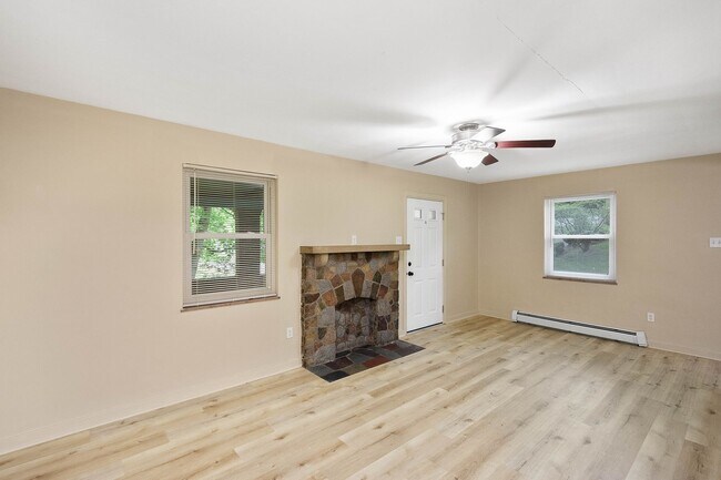Building Photo - Stunning 3 bedroom home in Wilkins Township available now!