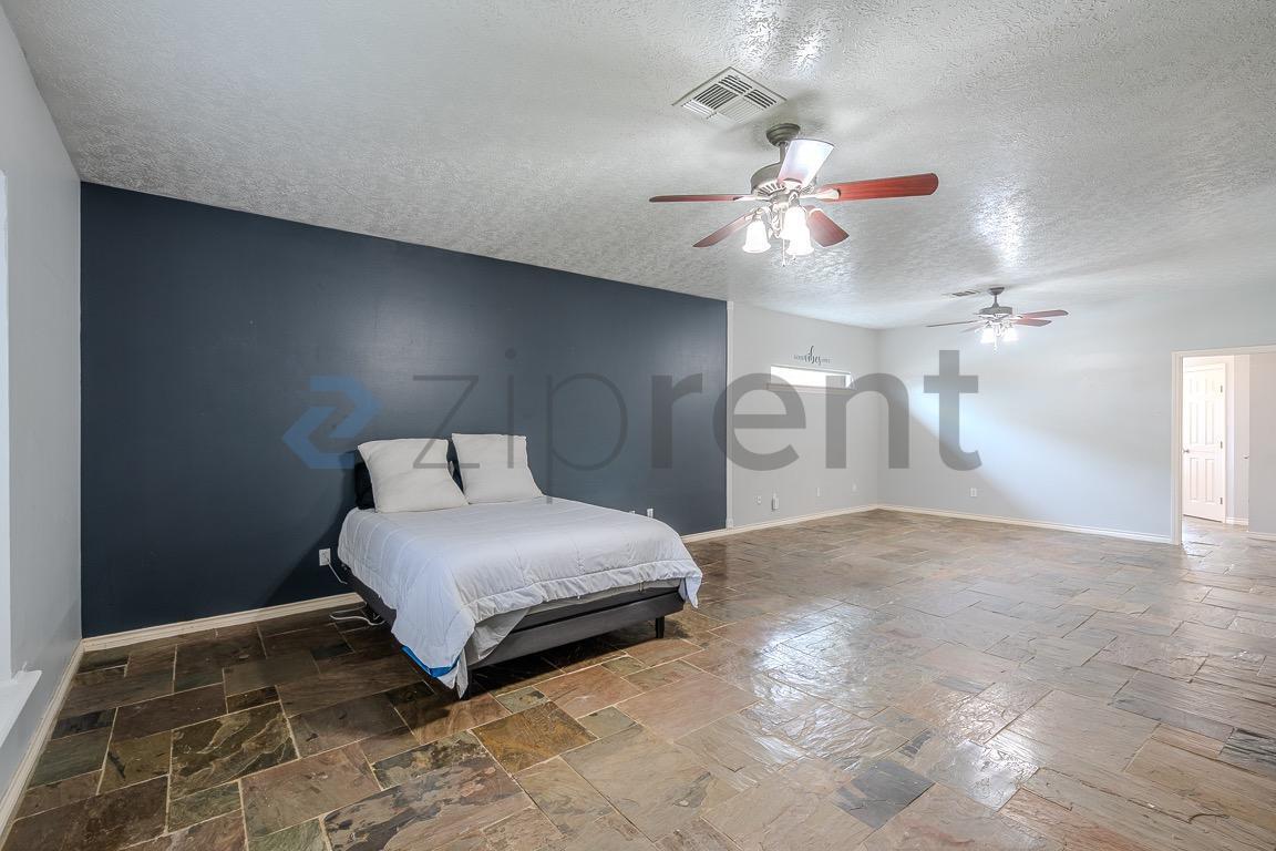 Building Photo - 7934 Round Rock Dr