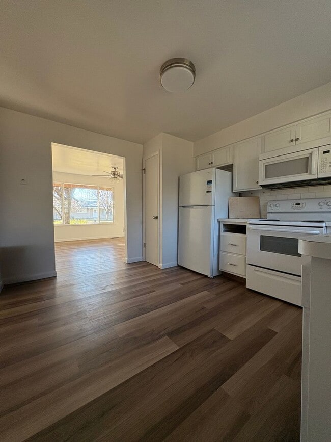 Building Photo - 983-985 S 600 W