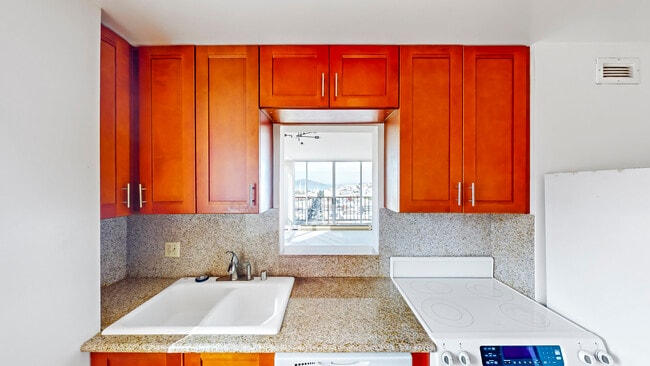 Building Photo - 946 Stockton St