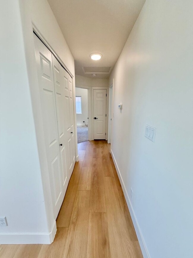 Building Photo - Wonderful Remodeled La Paloma Home!