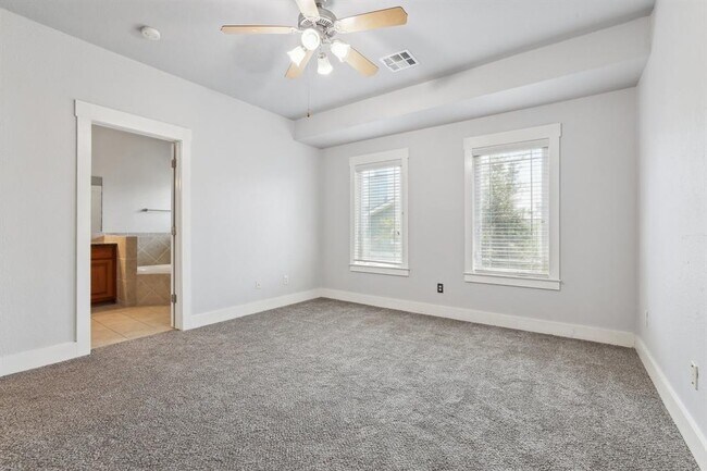 Building Photo - 2930 Grand Oaks Loop