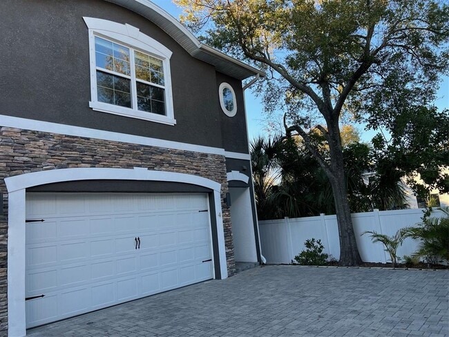 Building Photo - 6921 Interbay Blvd