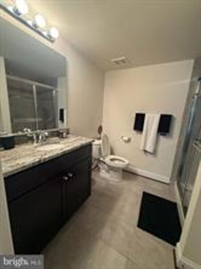 Building Photo - Beautiful, spacious colonial available for rent July 31st!