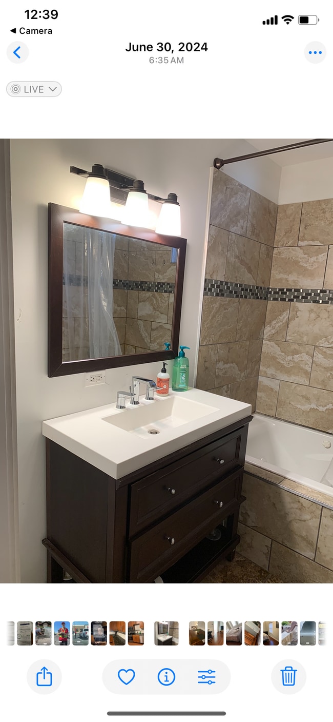 Building Photo - 1846 N Mozart St