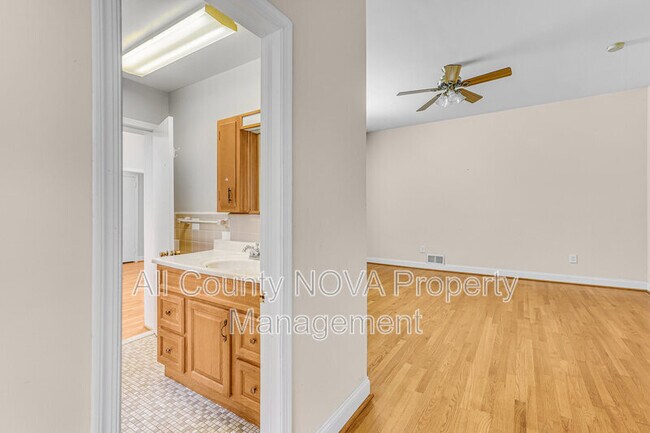 Building Photo - 7412 Marc Dr