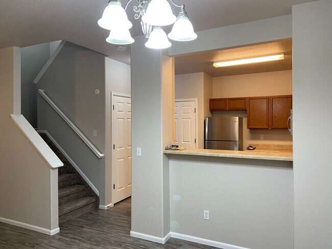 Building Photo - Newly Updated 3Bed/3Bath Townhome Near Ft Carson!