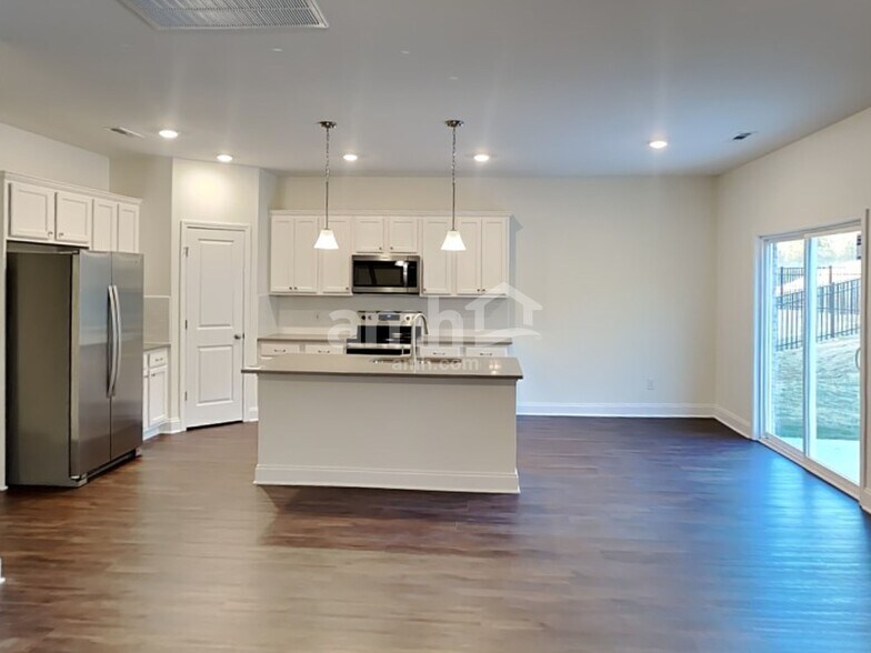 Building Photo - 114 Marin Dr