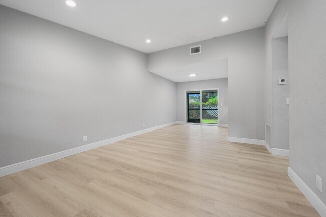 Building Photo - 4670 Grove St