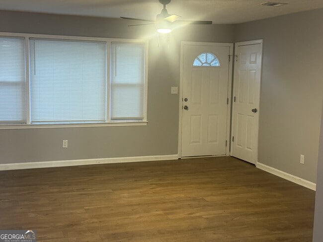 Building Photo - 1996 Cleburne Pkwy