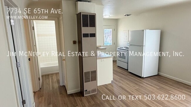 Building Photo - 7734 SE 65th Ave
