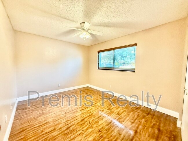 Building Photo - 2381 Timbercrest Cir W