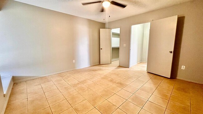Building Photo - 6715 Lyrewood Ln