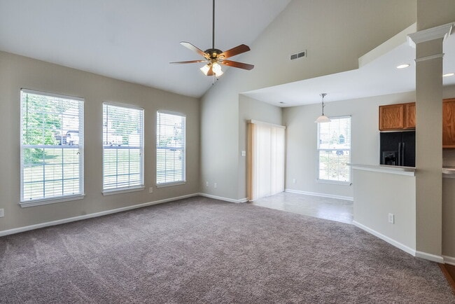 Building Photo - 802 Shefford Town Dr