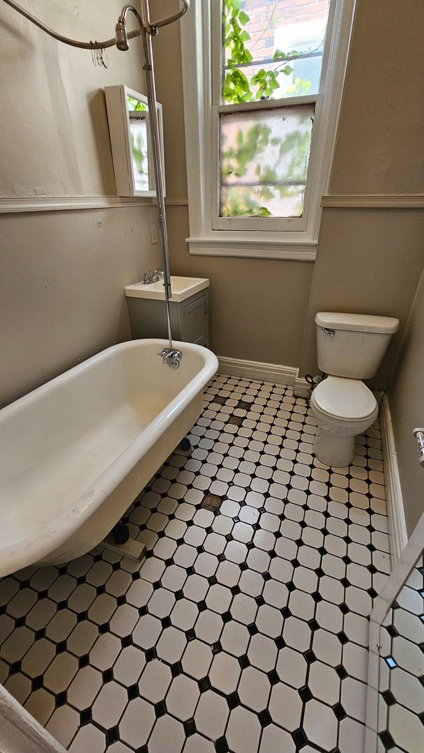 Building Photo - Refreshed 3 BR Home in Southwest Philly