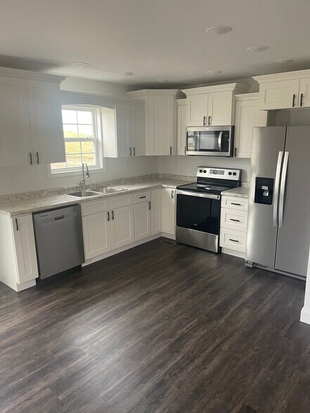 Primary Photo - 167 S Earls Ave