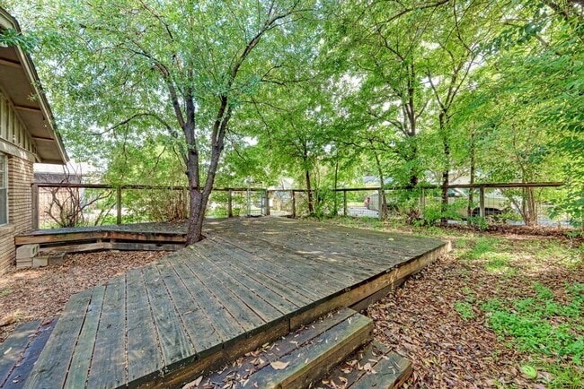 Building Photo - 1805 Mohle Dr