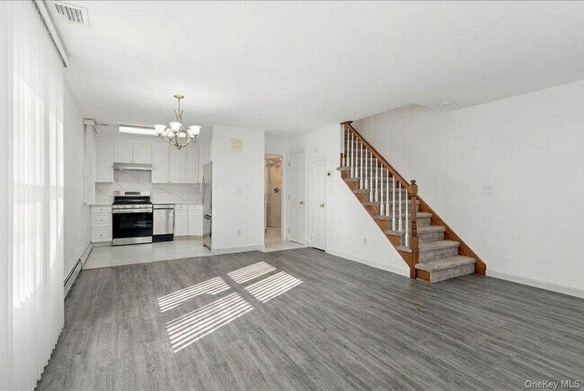 Building Photo - 27 Woodside Ave
