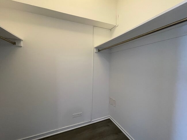 Building Photo - 175 E Delaware Pl