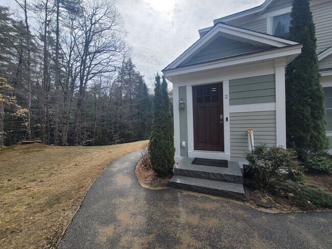 Building Photo - 6 month SUMMER SEASONAL on the River - $500 DISCOUNT!! - $2400/mo 2 bed 2 bath available now!