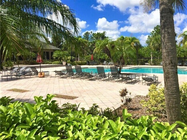 Building Photo - 8804 Manor Loop