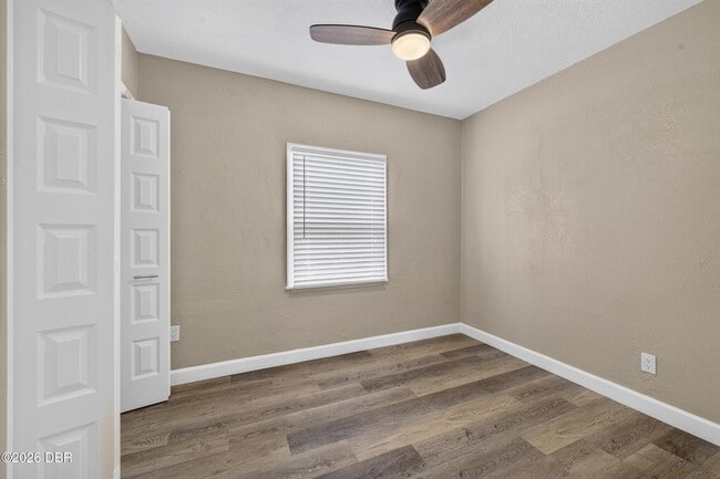 Building Photo - 398 Golf Blvd