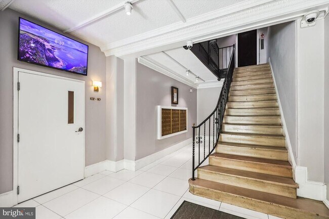 Building Photo - 1401 Columbia Rd NW