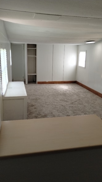 Building Photo - 229 NW Deer Run Gln