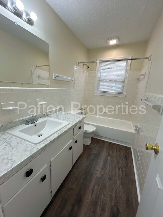 Building Photo - 7032 Fairmont Rd