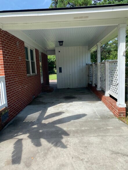 Building Photo - 2309 Scheper Ln