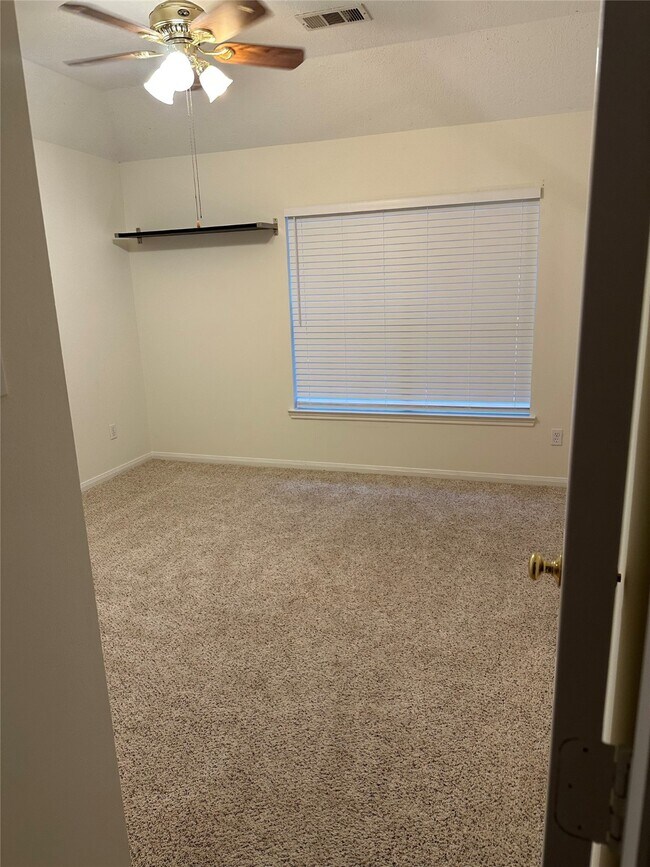 Building Photo - 16655 Broadoak Grove Ln