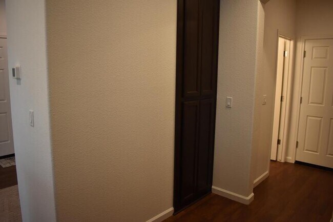 Building Photo - 1441 Bianchi Ln
