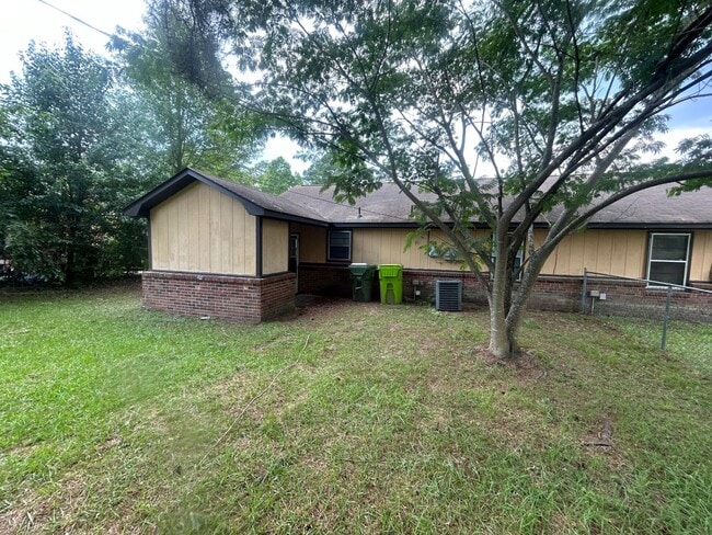 Building Photo - 7513 Mountainbrook Dr