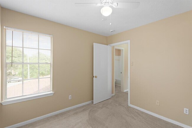Building Photo - 12206 Innisfall Cir