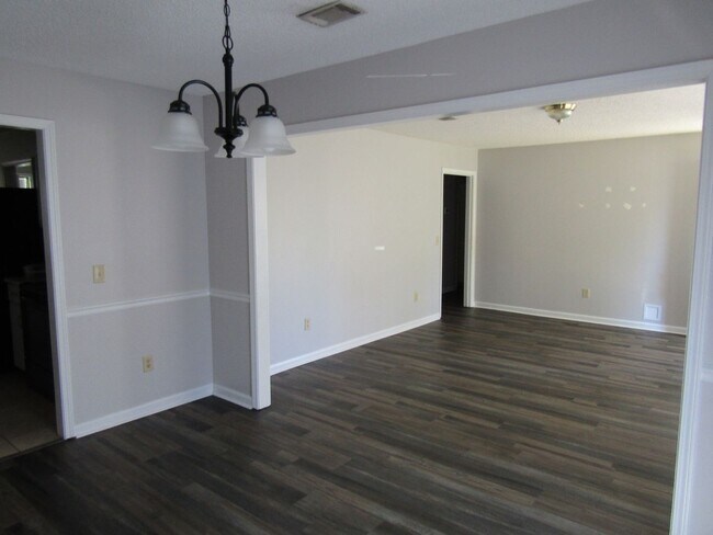 Building Photo - 110 Tempest Ln