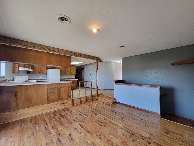 Building Photo - 3716 W 17th Pl