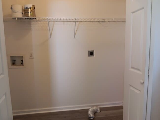 Building Photo - 743 Treasure Dr SW