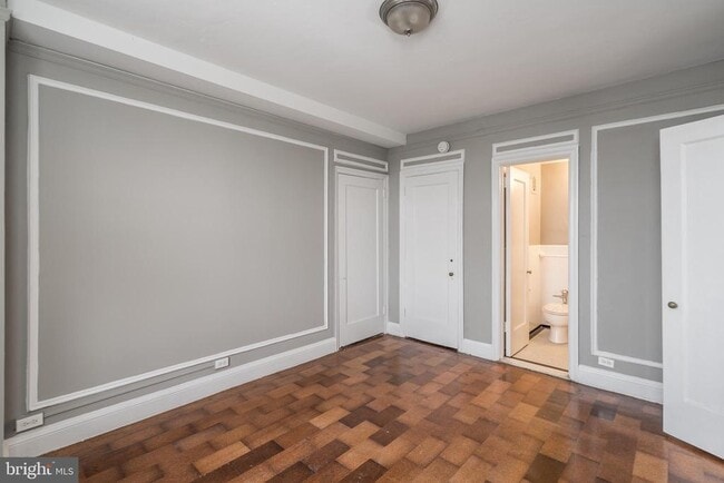 Building Photo - 2031 Locust St