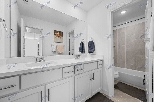 Building Photo - 424 Country Meadows Blvd