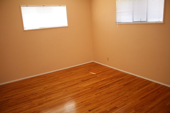 Building Photo - 3508 Piermont Dr NE