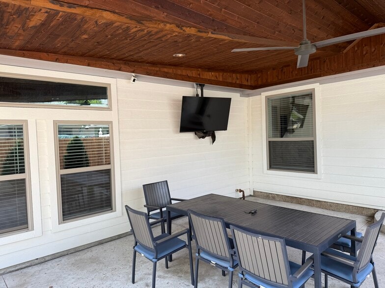 Building Photo - 7806 Robin Rd