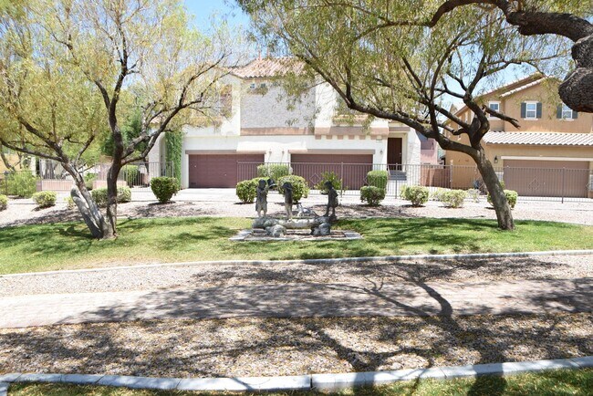 Building Photo - HENDERSON UPGRADED 4 BEDROOM HOME